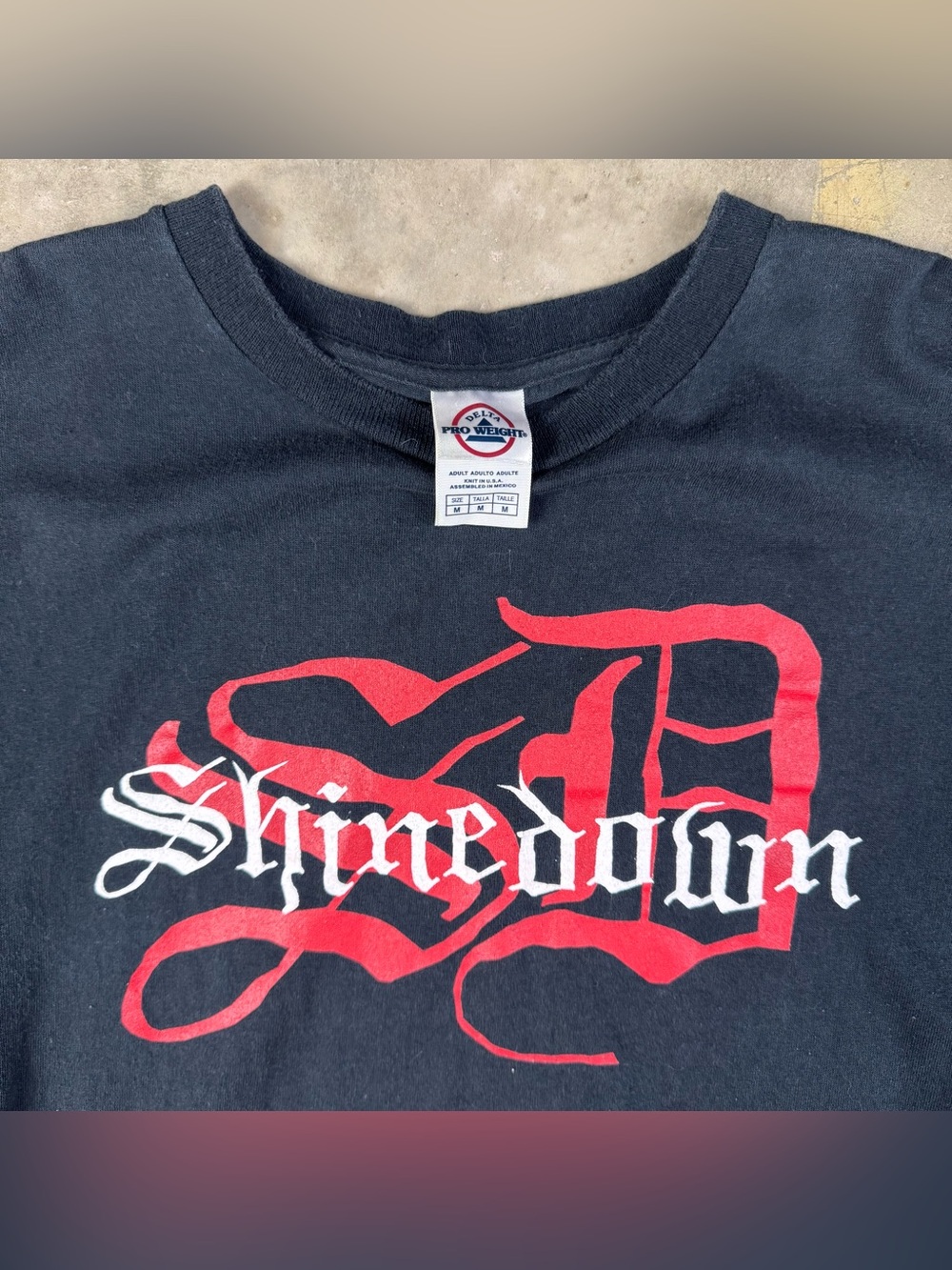 Shinedown T-Shirt Size Medium 2006 Tour Tee 2000s Alternative Metal Post Grunge